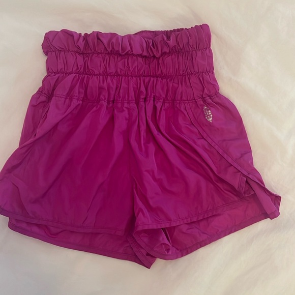 HOT FUSIA FREEPEOPLE MOVEMENT SHORTS - Picture 2 of 3